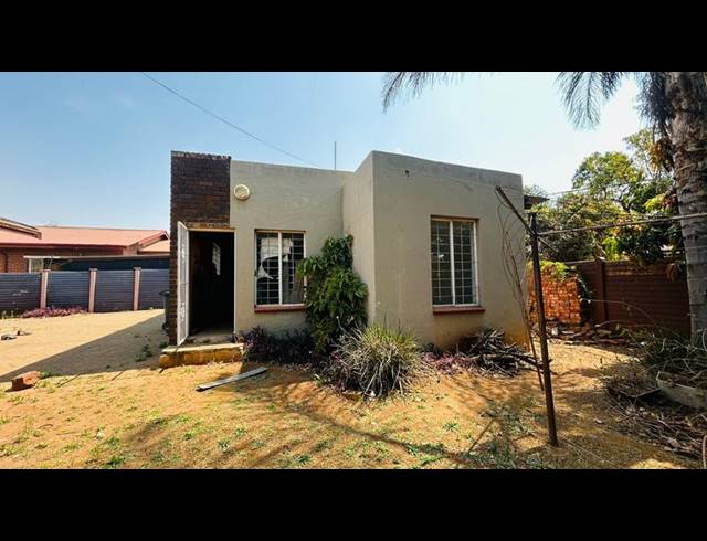 3 BEDROOM HOUSE FOR SALE IN PRETORIA WEST